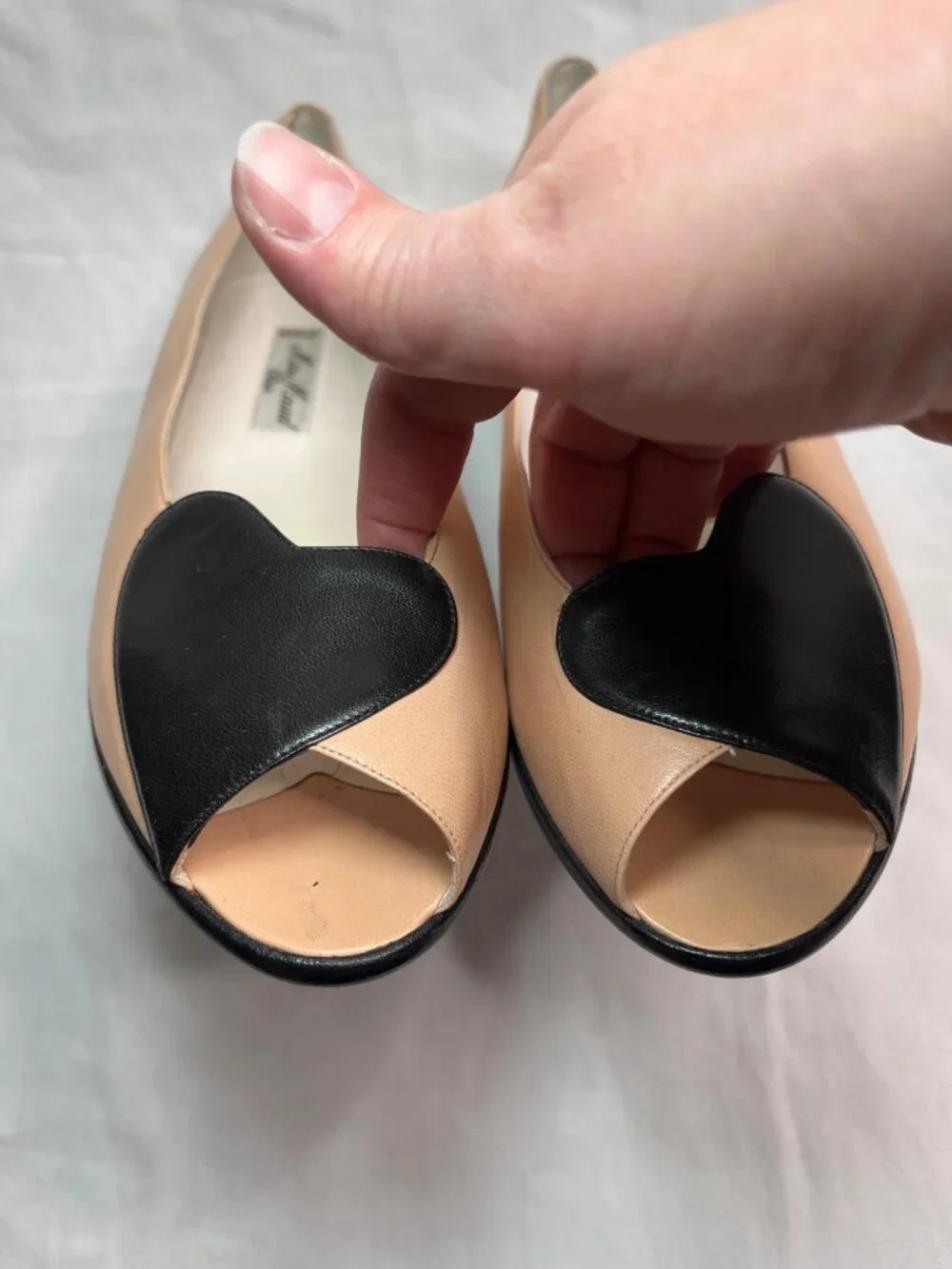 Miss Maud Paris Leather Peep Toe Flats Heart Accent Beige Size 39